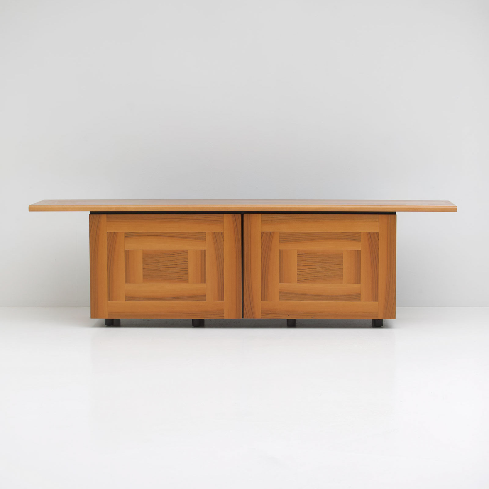 Sheraton sideboard by Giotto Stoppino 1977