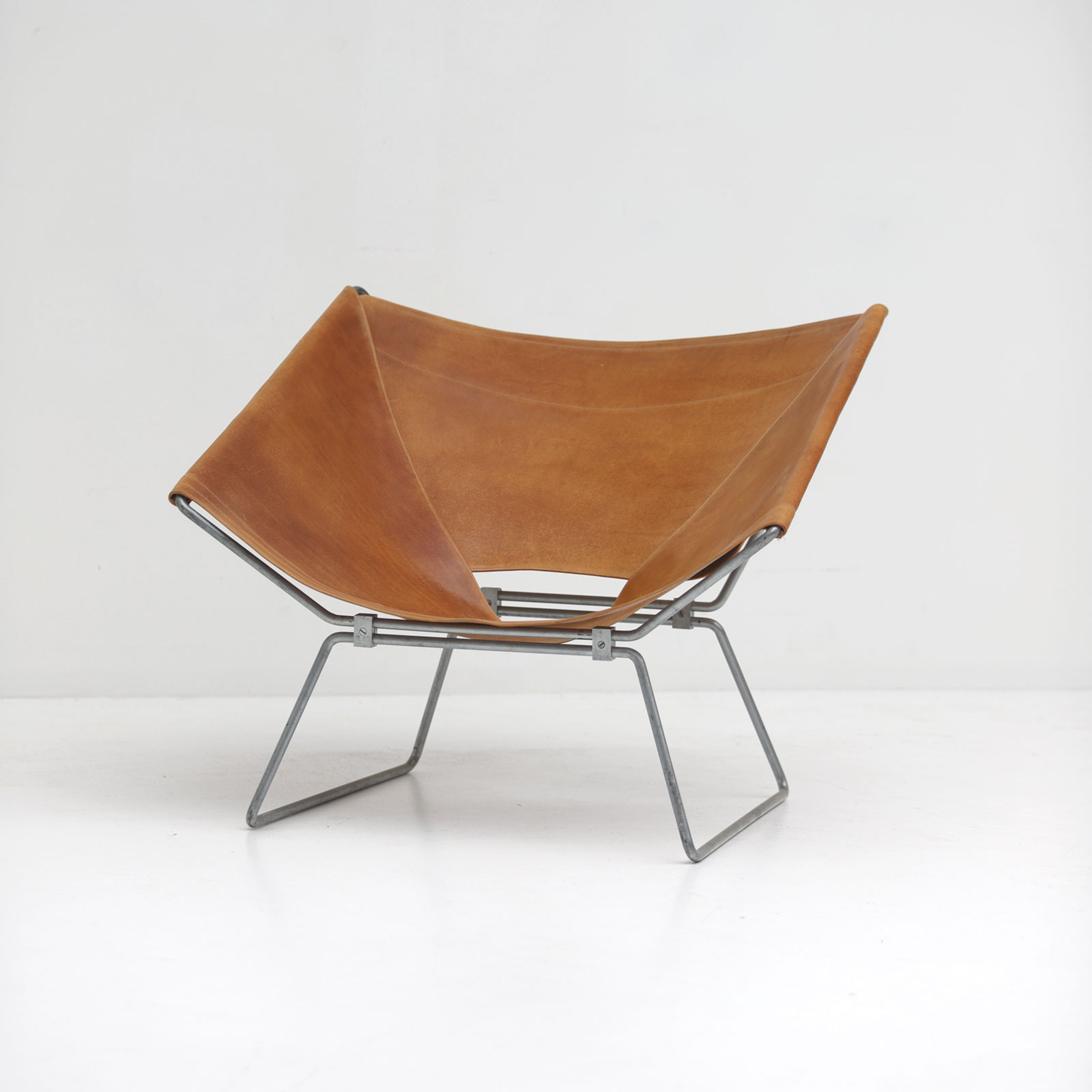 Pierre Paulin Original Leather Annau Chair