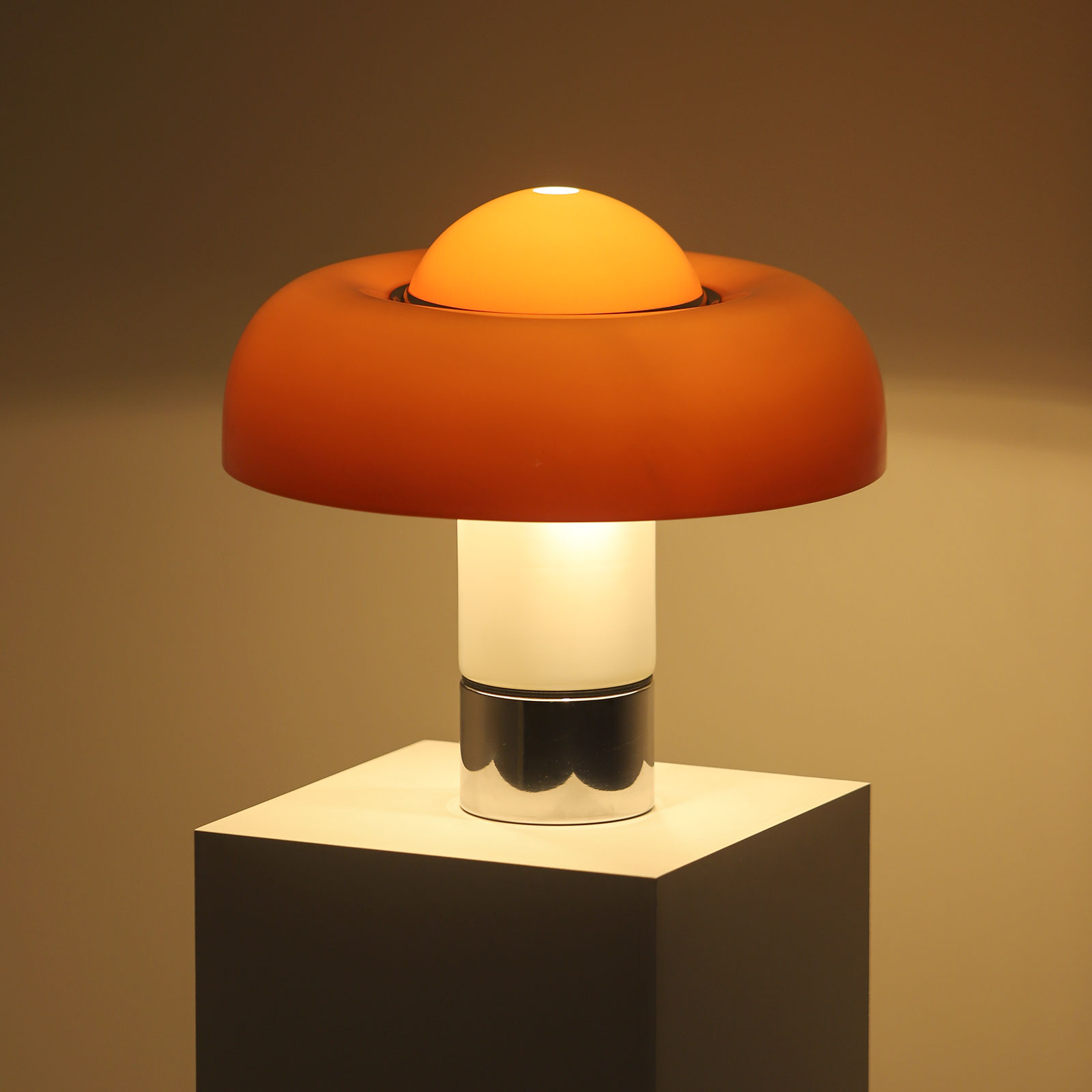 Luigi Massoni for Harvey Guzzini ‘Brumbry’ table lamp