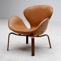 Arne Jacobsen Swan chair produced by Fritz Hansen model 4325