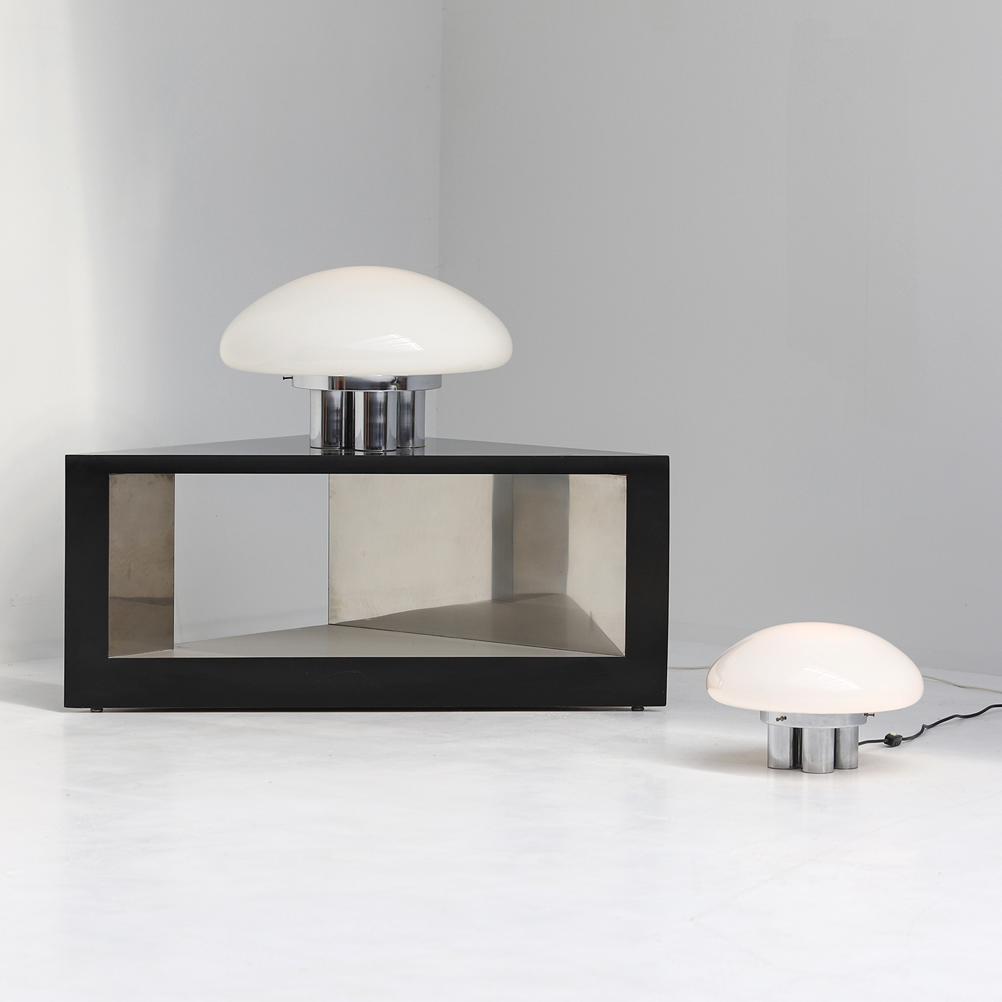Pair of table lamps by Sergio Mazza & Giuliana Gramigna for Quattrifolio Design