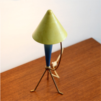 Decorative 50s rocket shaped desk lamp