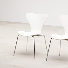 Arne Jacobsen two Chairs '3107' for Fritz Hansen 1971