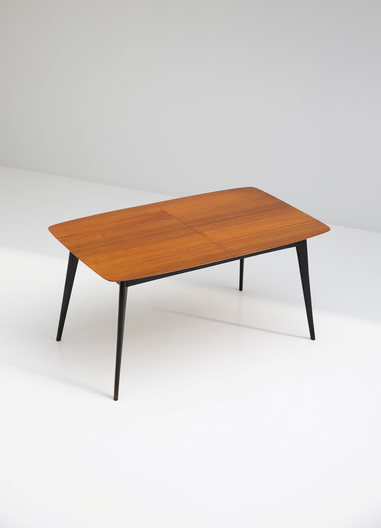 Alfred Hendrickx extendable dining tableimage 10