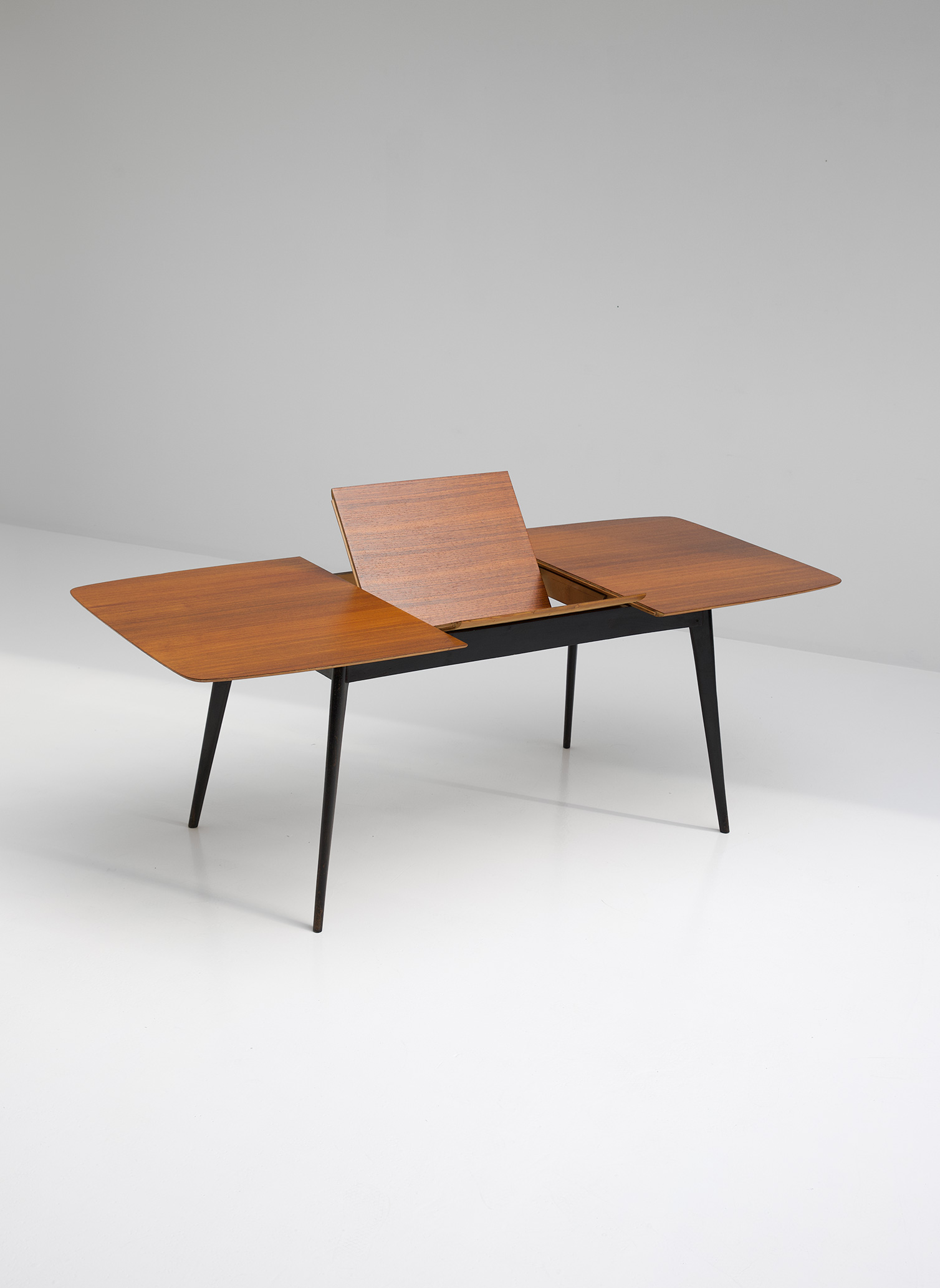 Alfred Hendrickx extendable dining tableimage 5