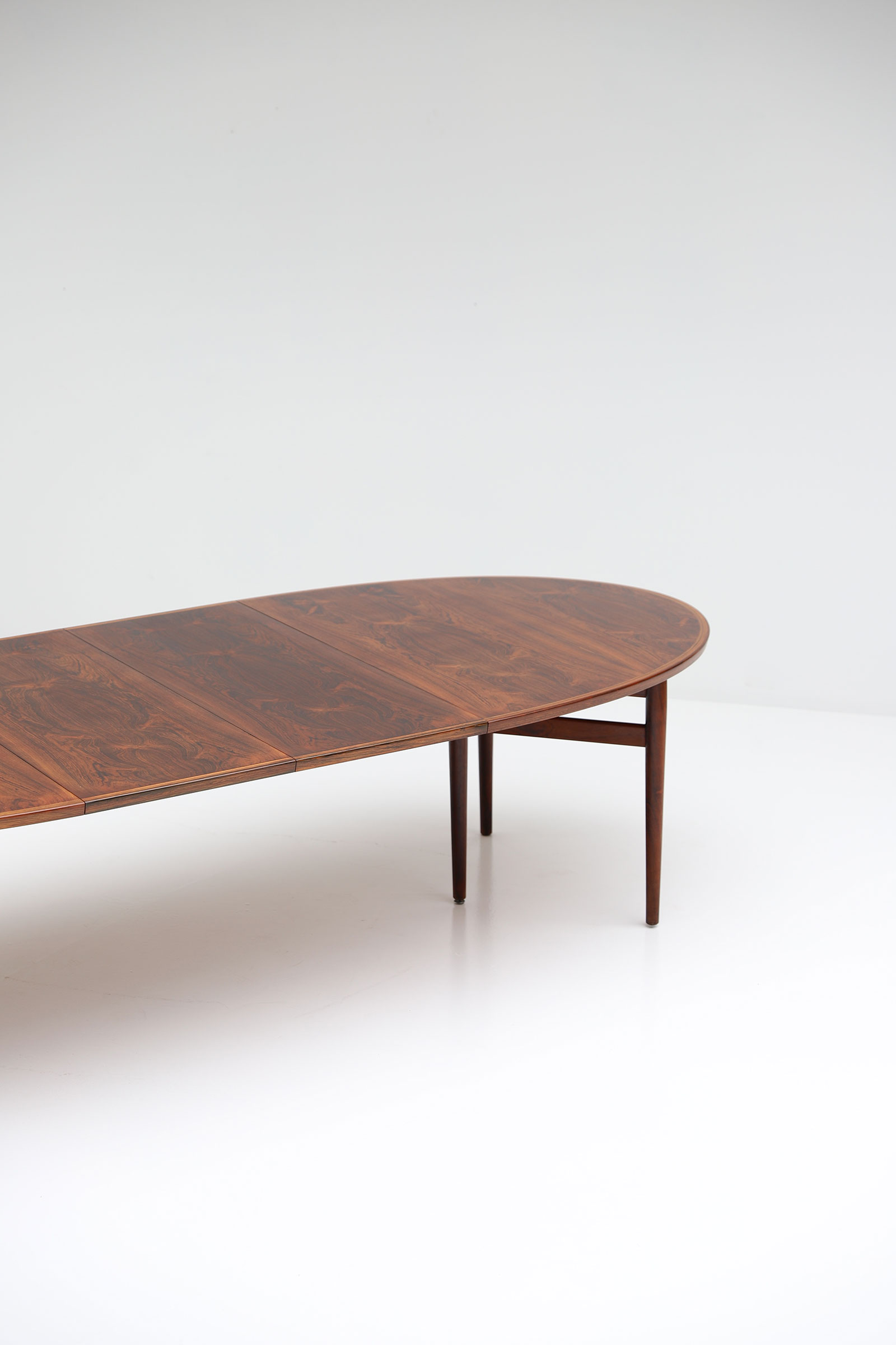Arne Vodder Oval Dining Table model 212image 5