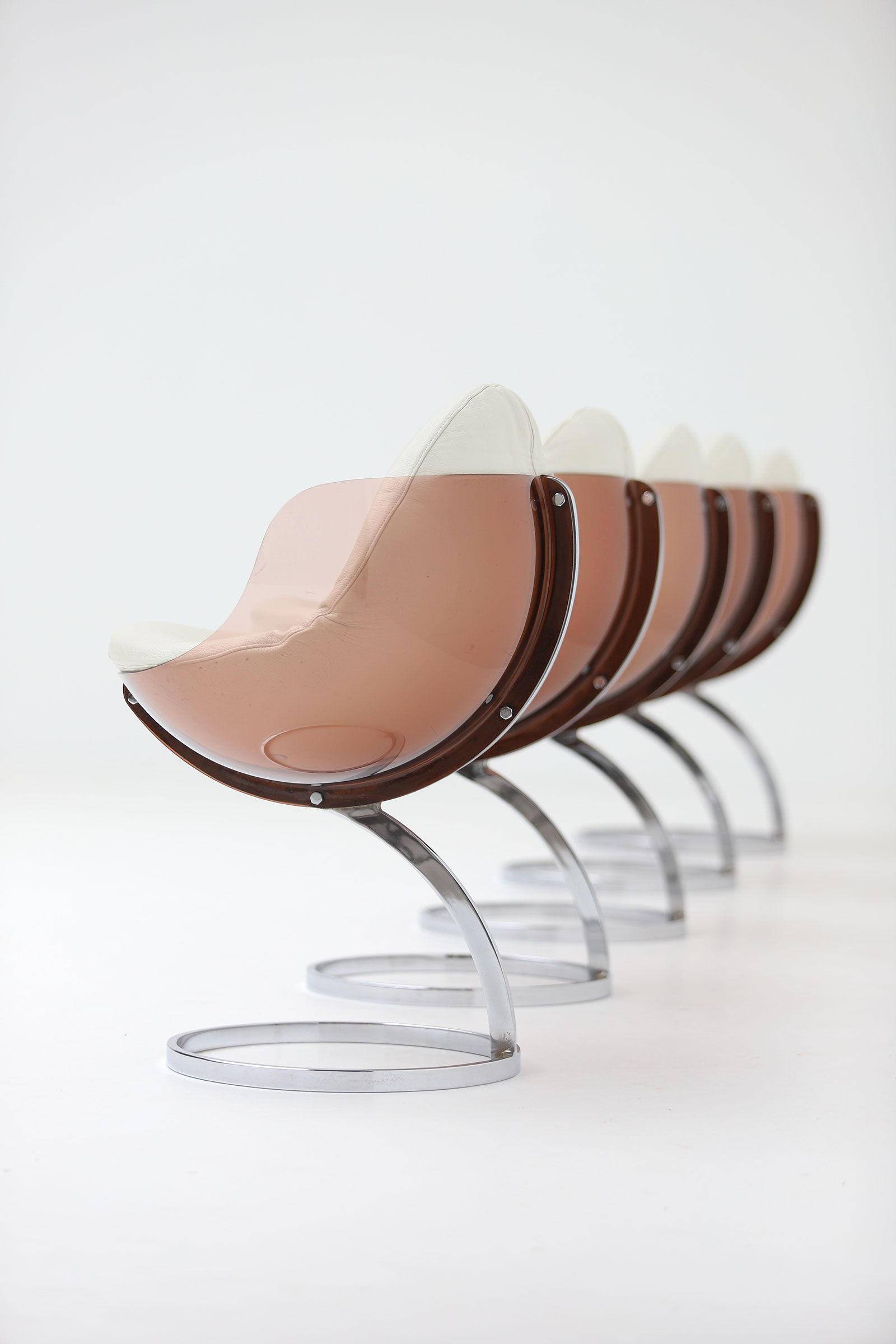 Sphere chair designed by Boris Tabacoffimage 8