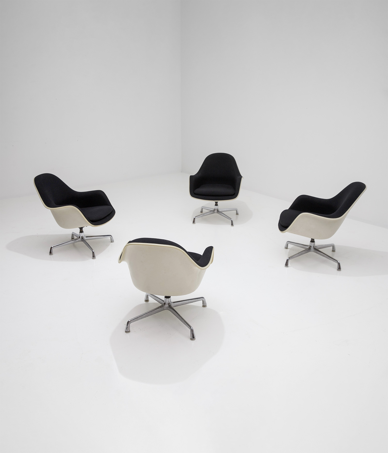 Charles and Ray Eames set of EC175-8 Chairs image 9