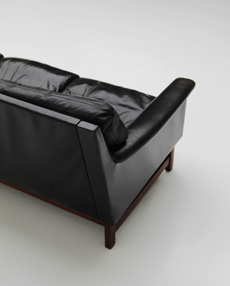 Danish Modern Black Leather Sofa  image 7