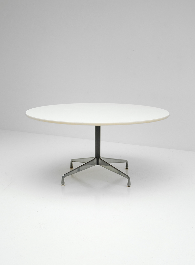 Dining table Charles & Ray Eames for Herman Millerimage 3