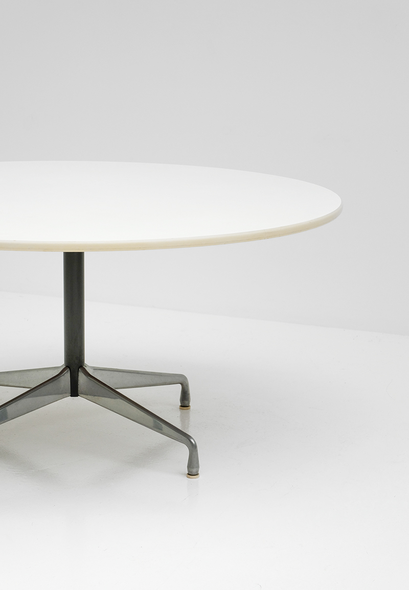Dining table Charles & Ray Eames for Herman Millerimage 4