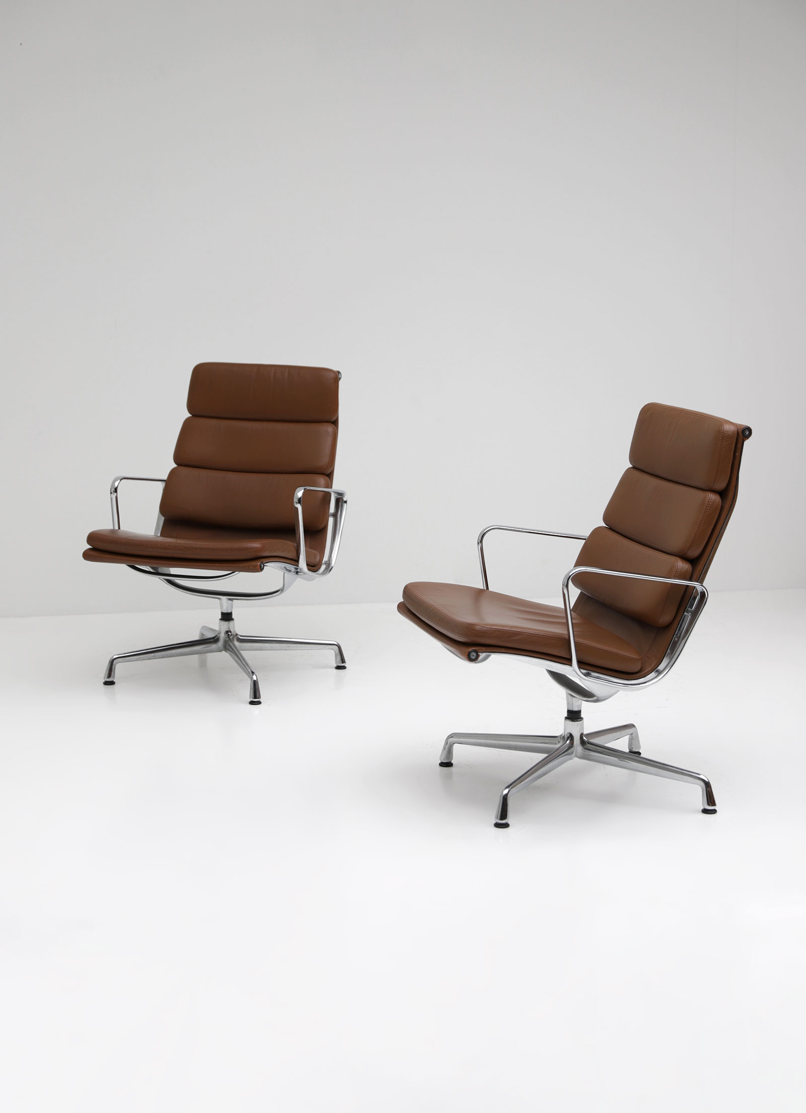 Eames chairs EA216 Vitra Edition image 4