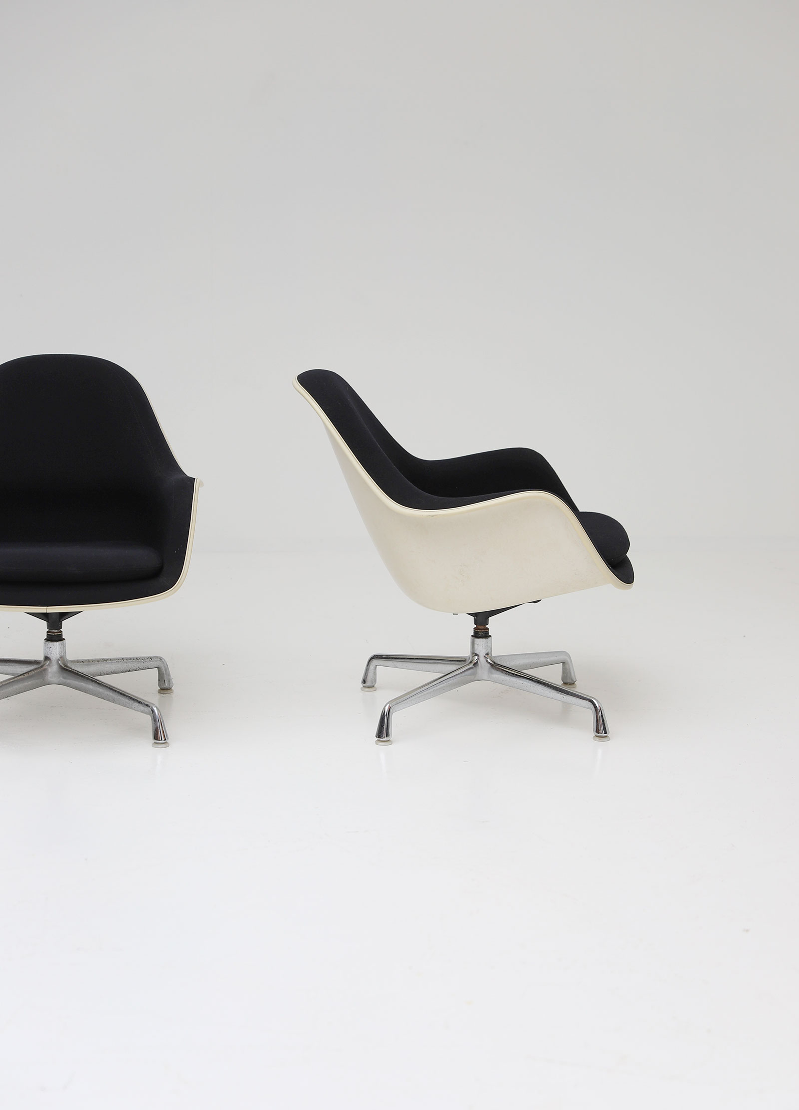 Two Eames Side Chairs Model EC175-8image 7