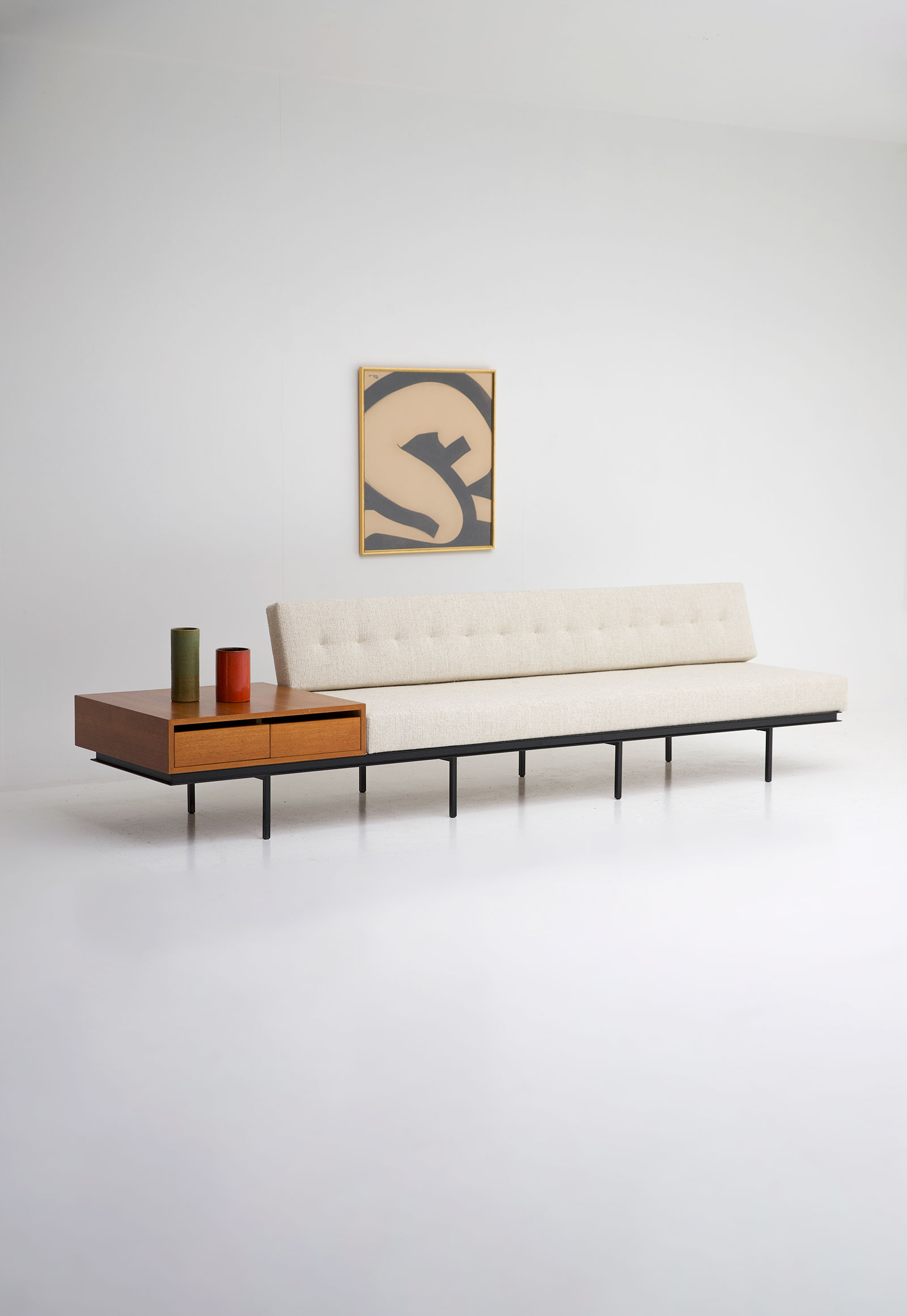 Florence Knoll sofa Cabinetimage 1