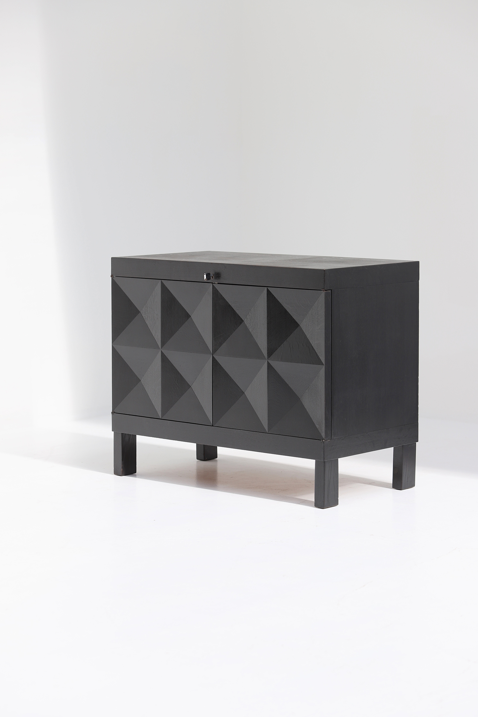 quality crafted cabinet with op-art doors designed by J. Batenburg for MI, Belgium 1969.image 11