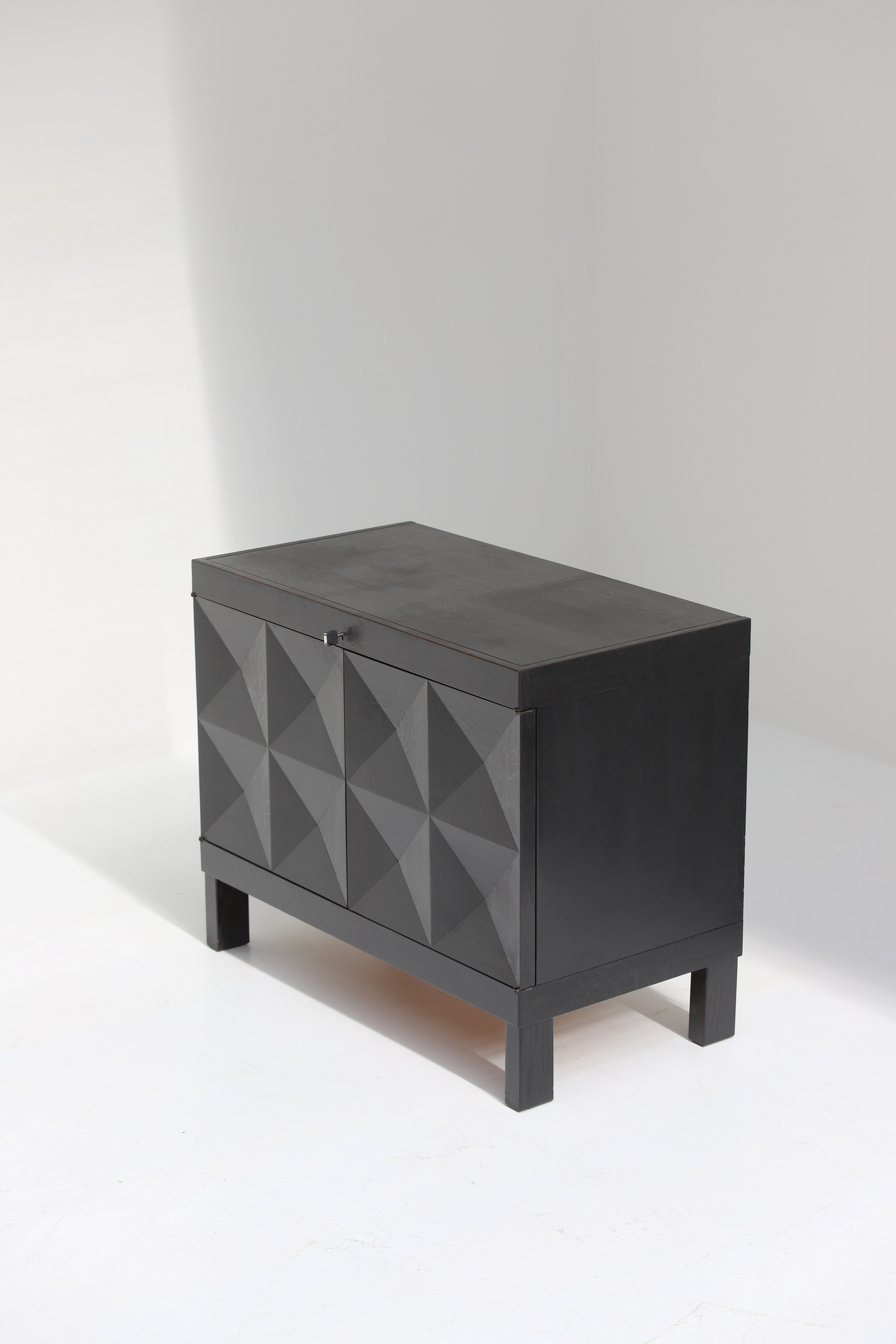 quality crafted cabinet with op-art doors designed by J. Batenburg for MI, Belgium 1969.image 12