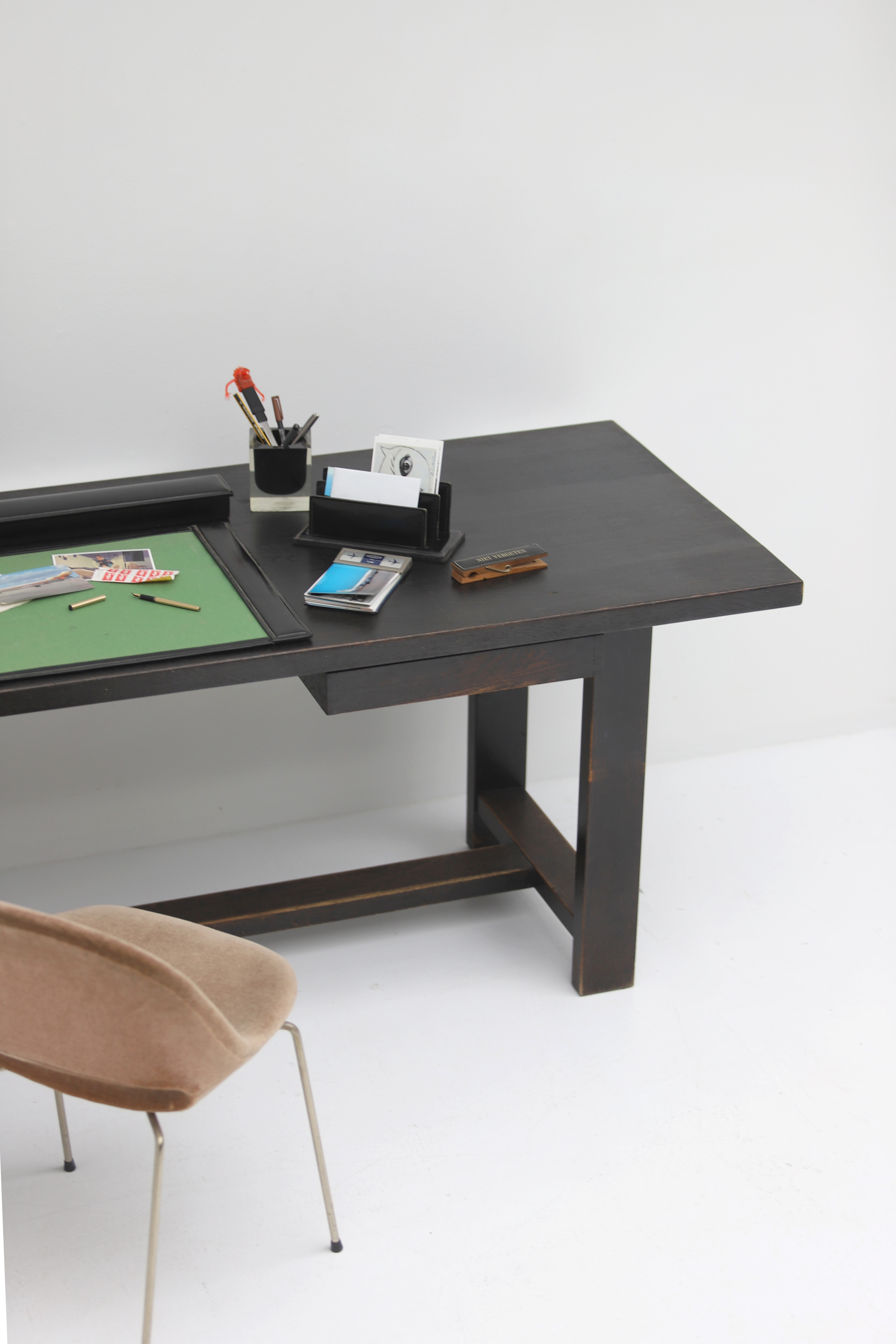 MI Dining Table with Drawersimage 13