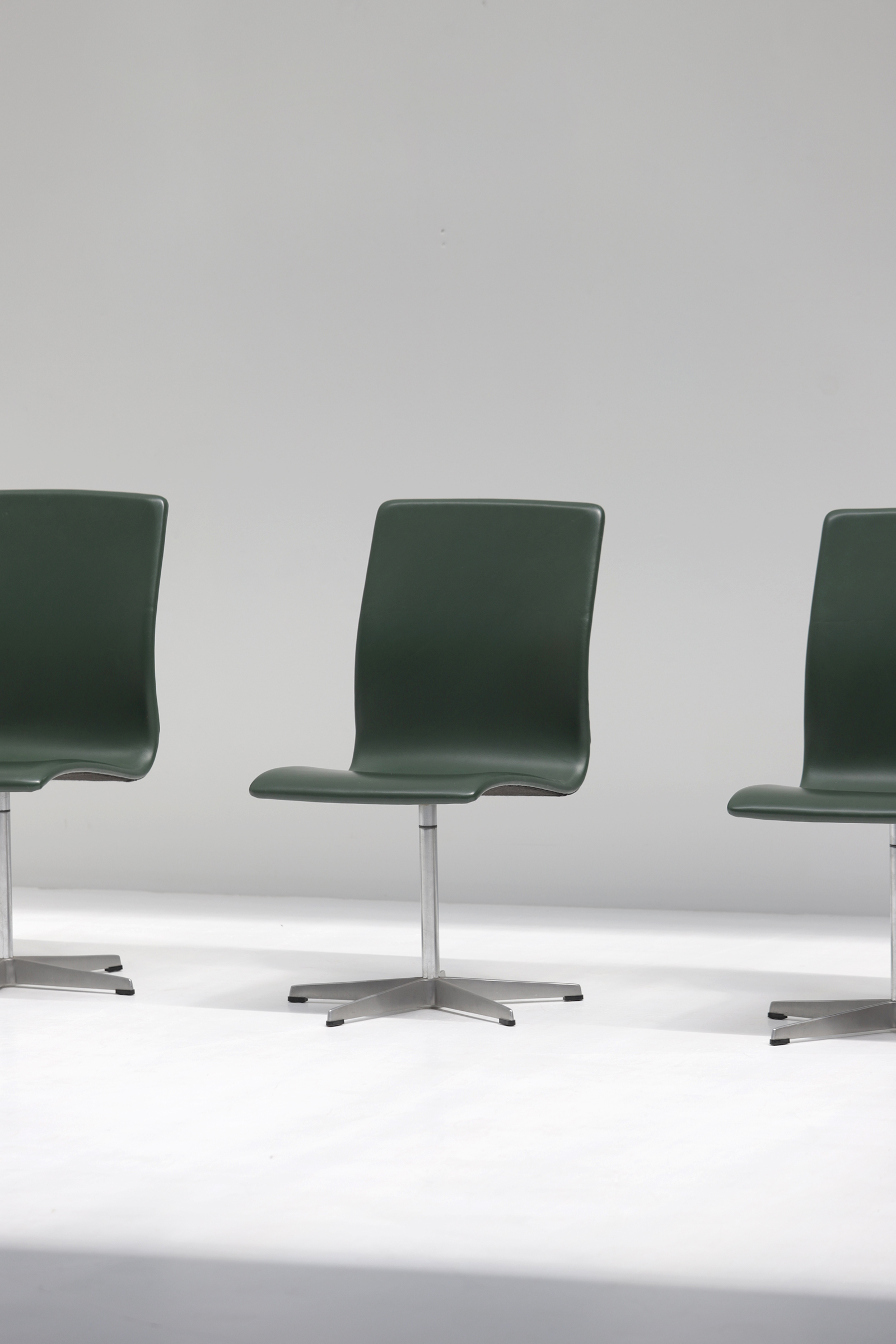Set of 6 Arne Jacobsen Oxford dining or office swivel chairs for Fritz Hansenimage 2