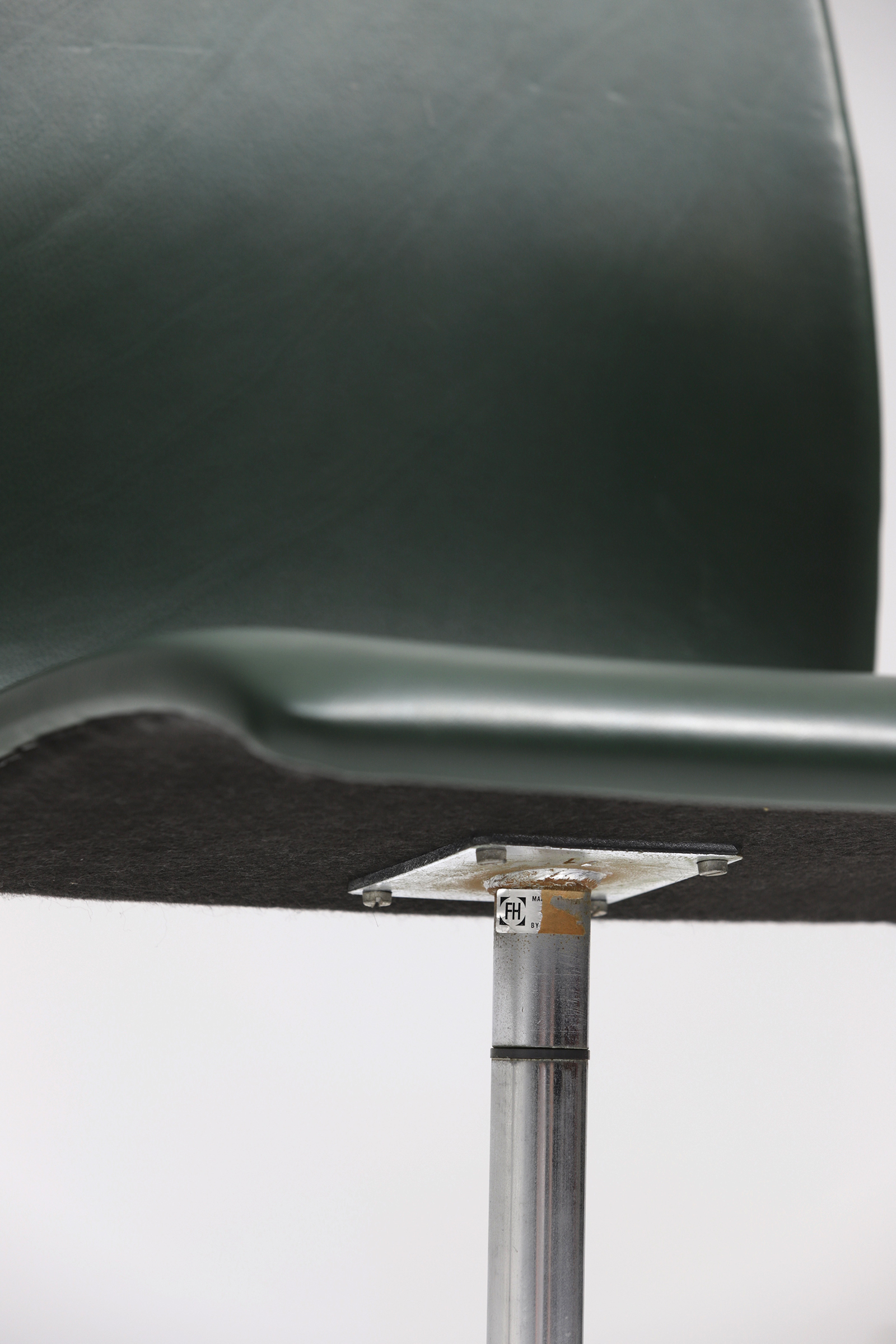 Arne Jacobsen Oxford dining or office swivel chair for Fritz Hansen in leather and metalimage 4