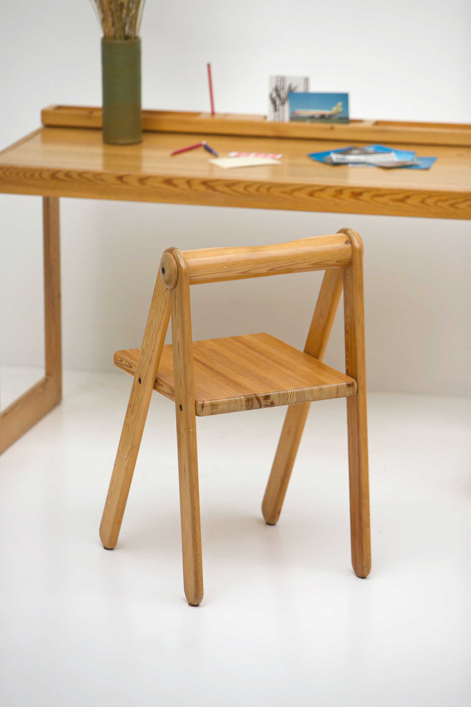 Childrens desk furniture by Pierre Grosjean setimage 4