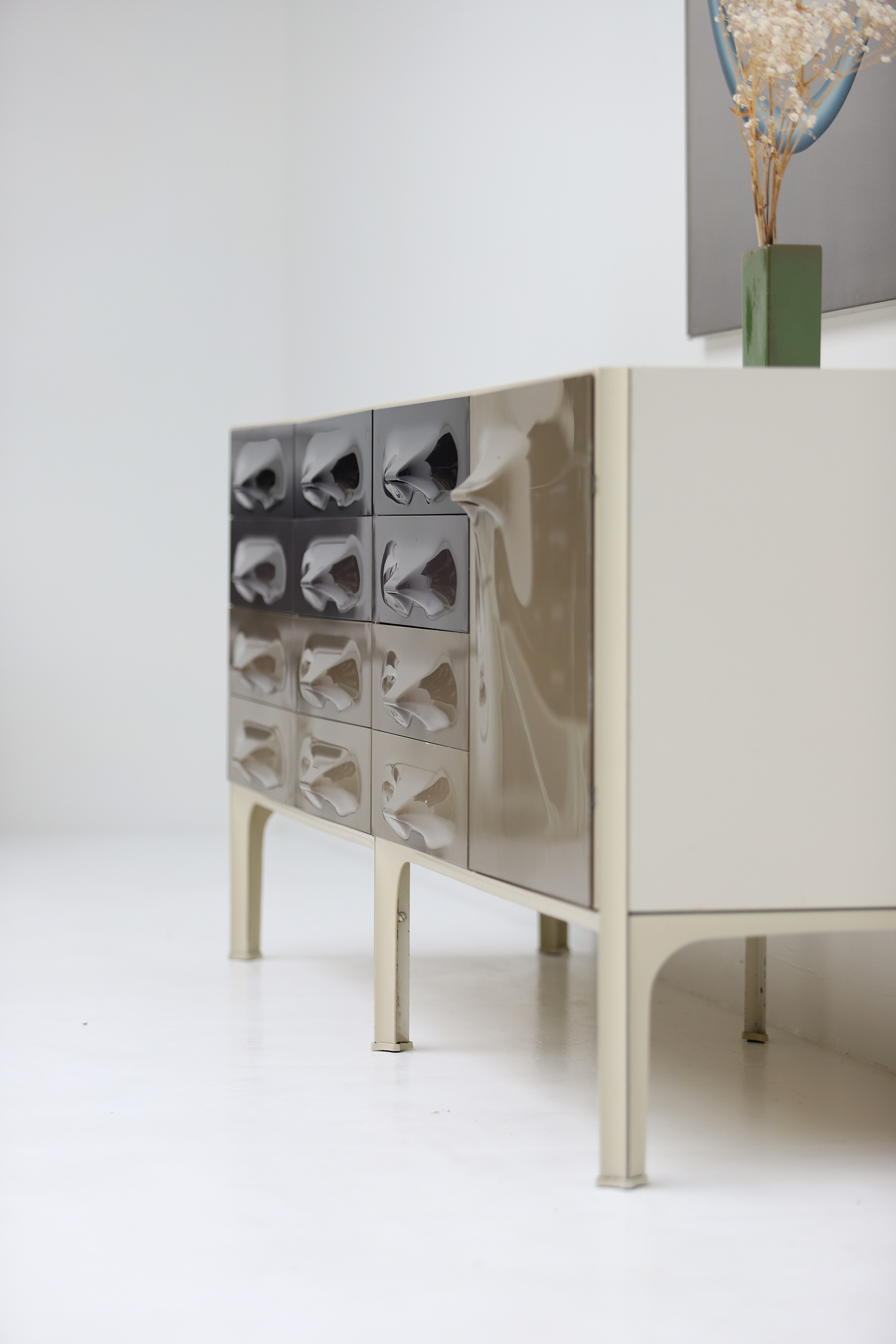 City Furniture | Raymond Loewy DF2000 sideboard Doubinsky FrÈres