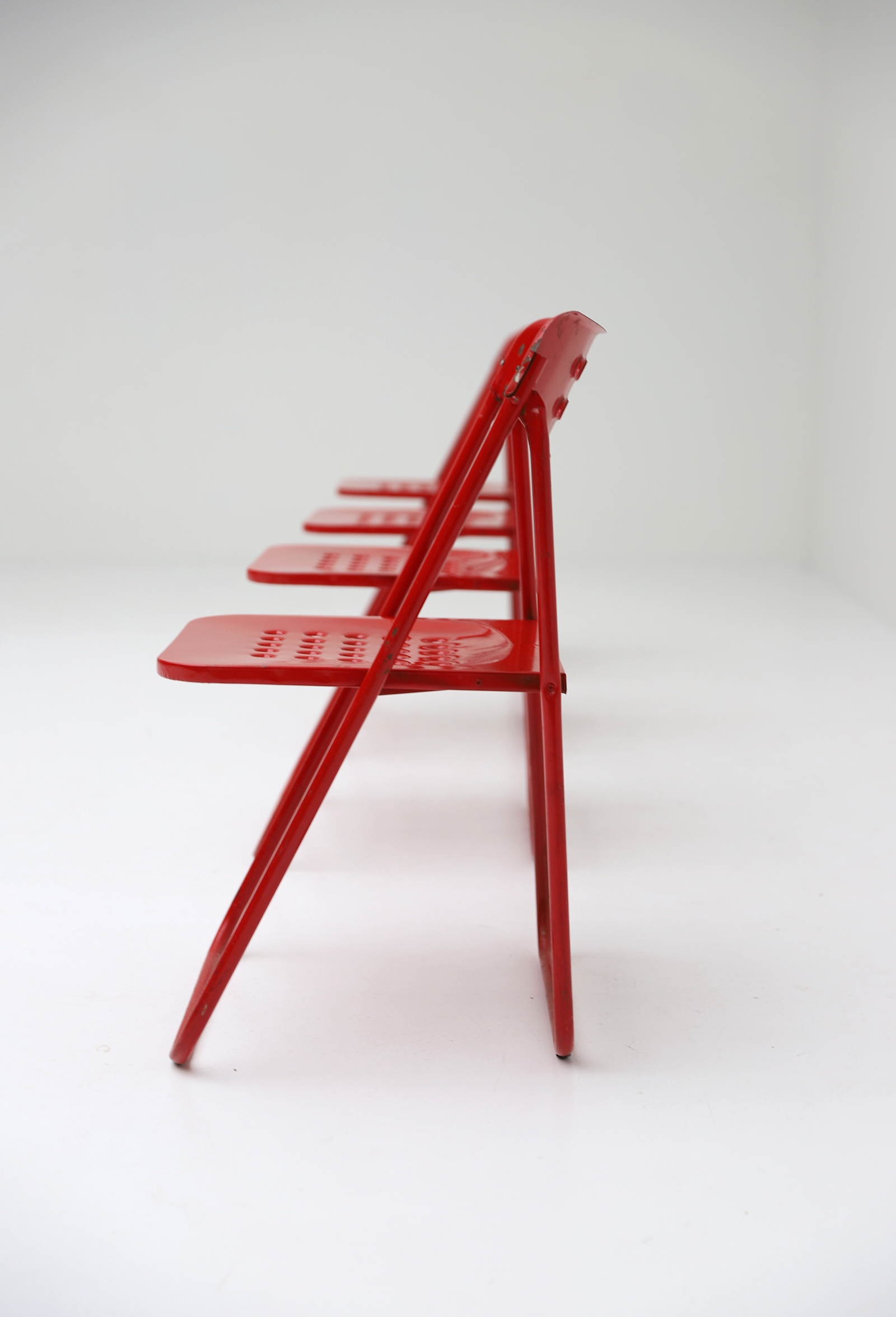 Red Metal Folding Chairs 1980simage 8