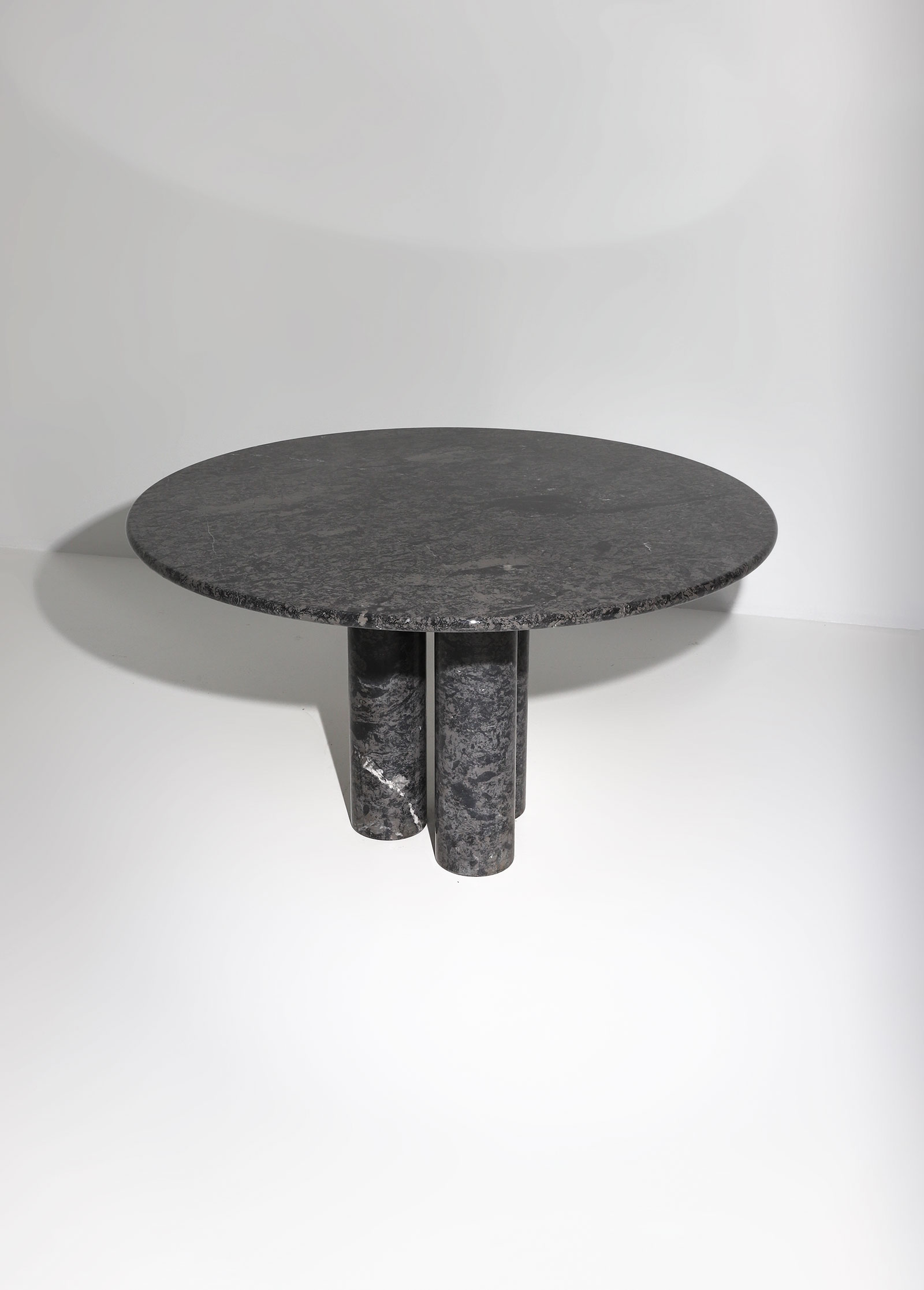 Marble Round Dining tableimage 8