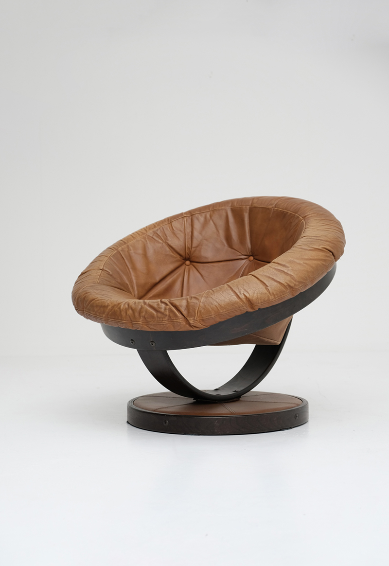 ROUND 70s LEATHER SWIVEL CHAIRimage 2