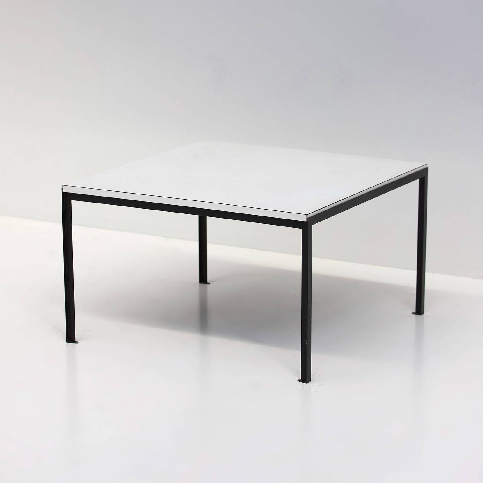 Florence Knoll Coffee / Side Table 