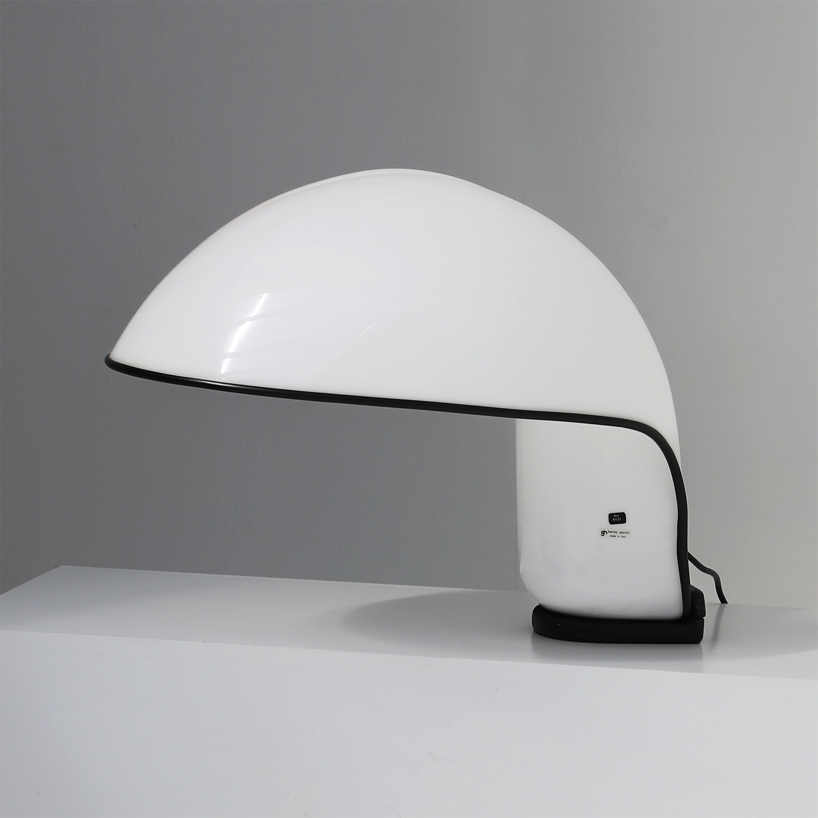 Albanella table lamp designed by Sergio Brazzoli and Ermanno Lampa in 1973 for Harvey Guzzini