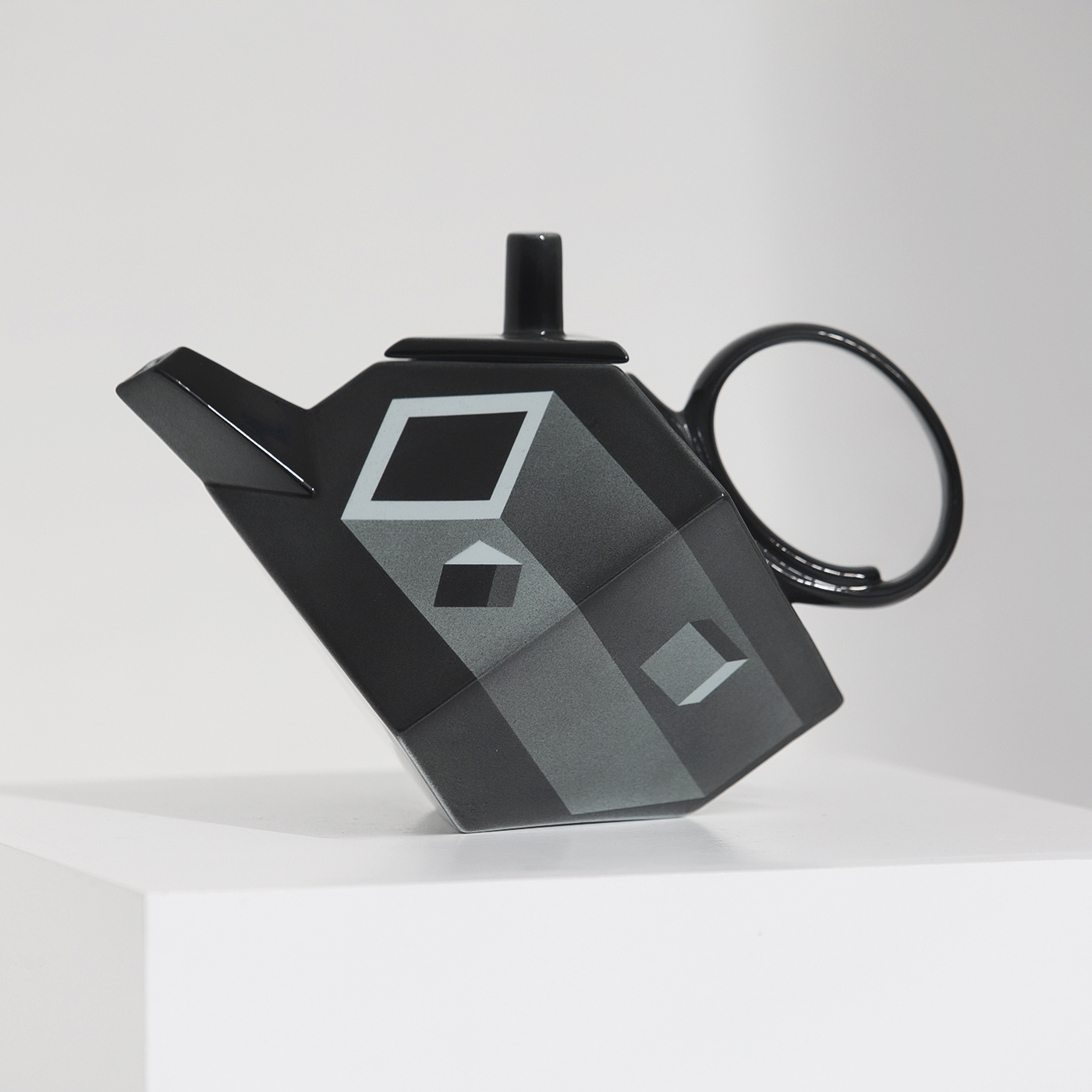 'CUBE' TEAPOT BY ROLF SINNEMARK FOR RÖRSTRAND, SWEDEN 1986